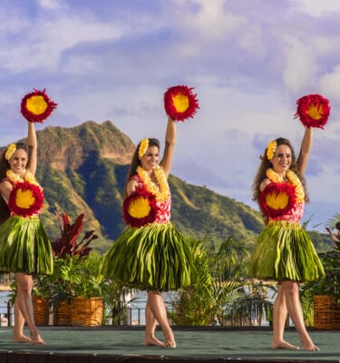 Discover the Magic of a Hawaiian Luau